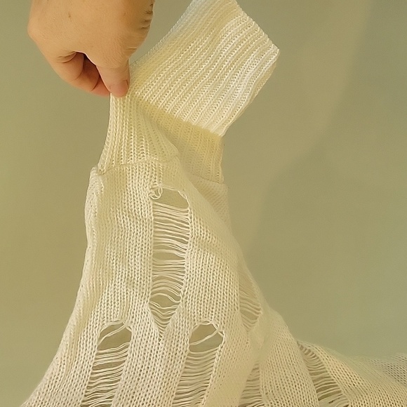 DEREK HEART white bat sleeved knitted sweater. Neat distressed pattern. Size M - Picture 5 of 9